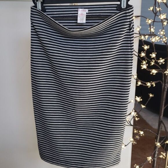 Xhilaration Pencil Skirt Size XS - Picture 1 of 3